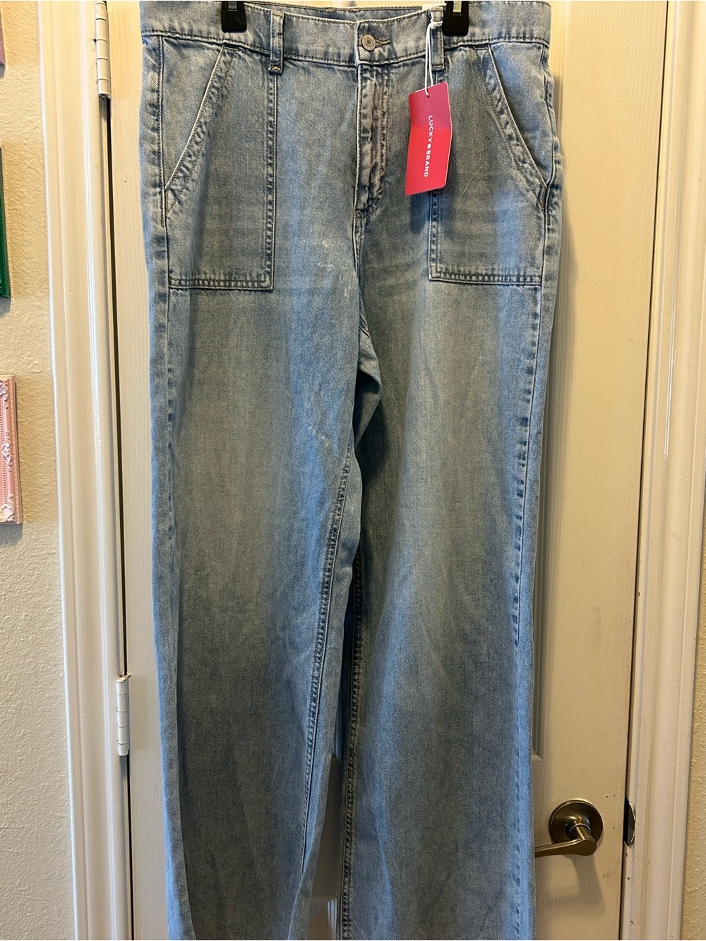 Lucky Brand Light Blue Wide-Leg Jeans with Front Patch Pockets 10/30 - Picture 2 of 5